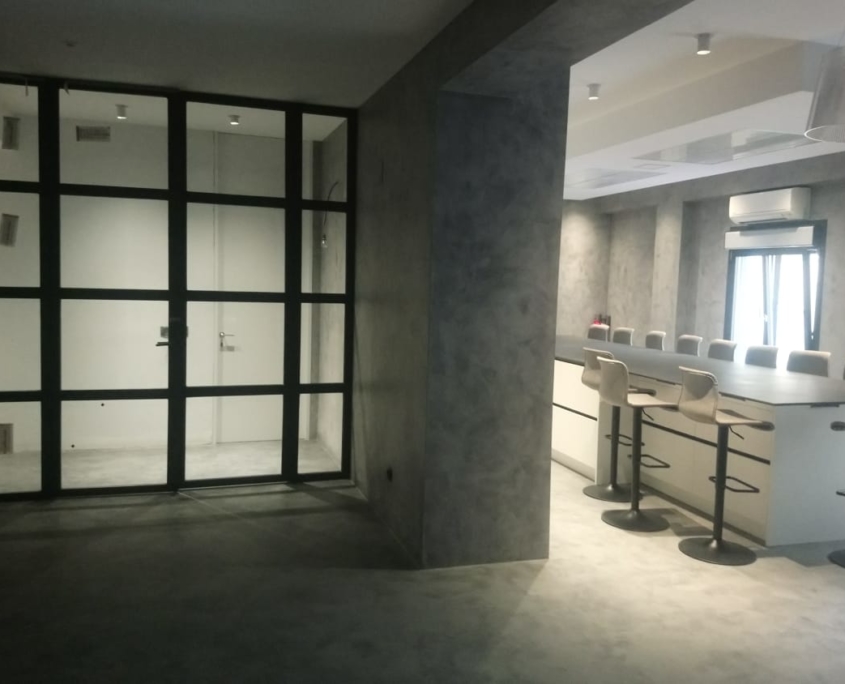 WhatsApp Image 2021-02-16 at 07.45.17 Interior de obra nueva con cerramiento de acero y vidrio en Madrid